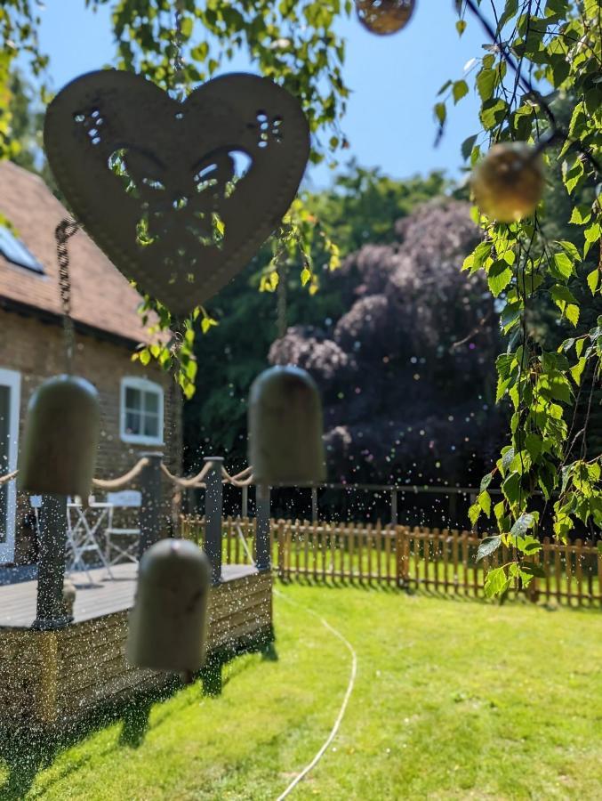 Myrtle Stables - Converted, Self-Contained, Countryside Hernhill エクステリア 写真