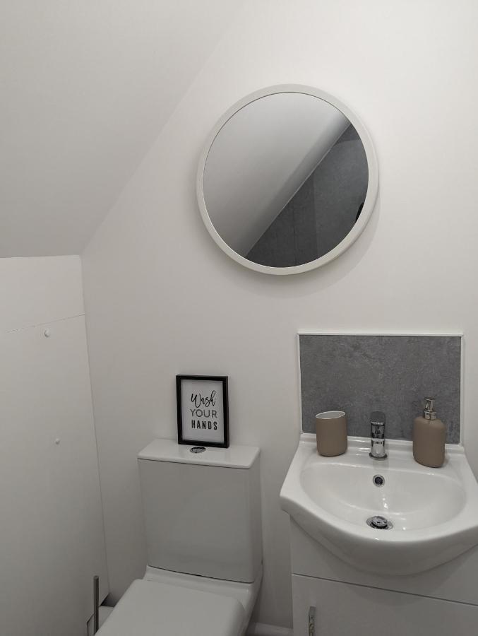 Myrtle Stables - Converted, Self-Contained, Countryside Hernhill エクステリア 写真